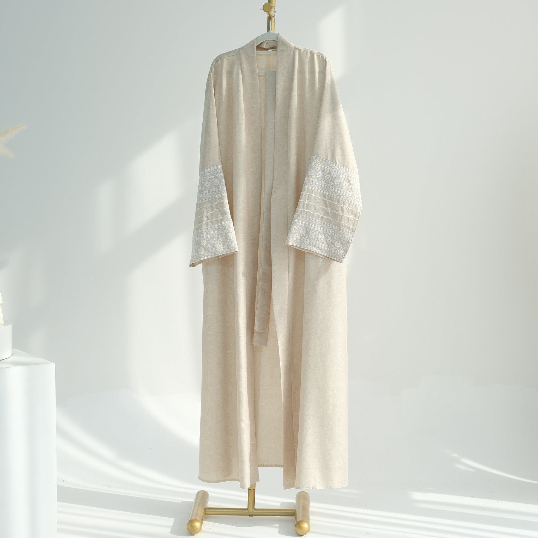 Loriya 2024 Elegant Embroidered Cardigan Robe LR701