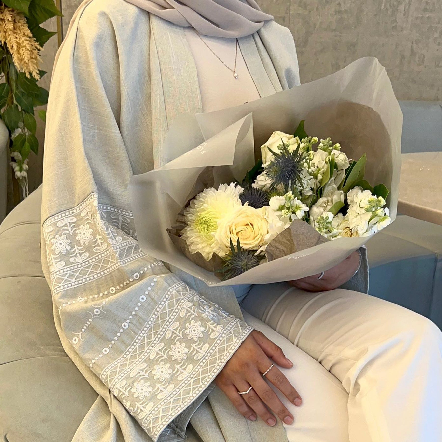 Loriya 2024 Elegant Embroidered Cardigan Robe LR701